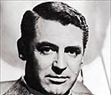 Devlin (Cary Grant) act�a como cebo para atraer a Alicia (Ingrid Bergman) al servicio de contraespionaje.
