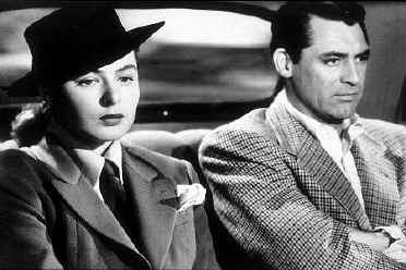 En ingl�s "Notorius" significa "chica de mala fama", una clara iron�a sobre el personaje de Ingrid Bergman.