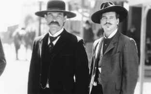 Kurt Russell, el �ltimo actor que ha interpretado al legendario Wyatt Earp, concretamente en la mediocre "Tombstone" de George Pan Cosmatos.