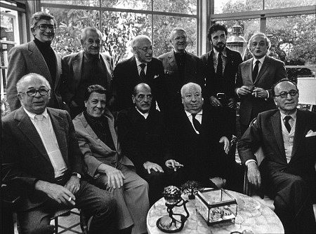 Entre este nutrido grupo de "jóvenes maestros" se encuentra un tal George Sidney, al que "Cinema Jove" dedicará un homenaje el próximo mes de junio: ¿sabrías decirnos el nombre de los demás directores que aparecen en la foto?