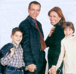 Imanol Arias y Lydia Bosch protagonizan "Dime que me quieres"