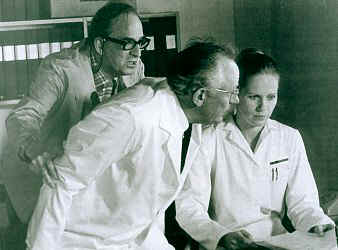 Ingmar Bergman dirigiendo a Liv Ullmann: para el director sueco la mejor forma de desnudar el alma humana casi siempre es a travs de la mujer.