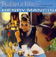 La banda sonora de "Desayuno con diamantes" supuso la entrada de la m�sica "popular" y "comercial": fue uno de los discos m�s vendidos del a�o