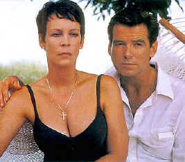 Entre los alicientes del filme encontramos la par�dica interpretaci�n de Pierce Brosnan respecto a su personaje en la serie James Bond.