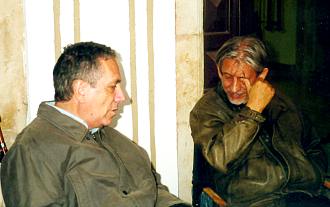 Adolfo Bellido (el "boss") y Basilio Martín Patino en un descanso del rodaje de "Octavia"