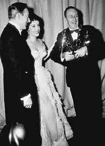 Recibiendo su en�simo Oscar en 1953: Disney siempre fue un triunfador nato