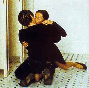 Aunque ha sido "La pianista" la obra que mayor inters ha despertado, lo cierto es que Haneke viene convulsionando al pblico de distintos festivales desde "El vdeo de Benny"... que era un filme para televisin!