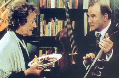 La presencia de una madre castradora es el posible origen de la doble vida de "La pianista": virtuosa de la belleza... y amante de placeres inconfesables