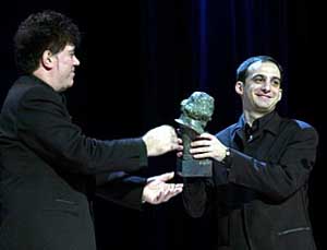 Amen�bar recogiendo sacos de Goyas... del �scar, en fin, ya hablaremos en otra ocasi�n.