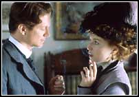 Es ejemplar el uso que hace Davies de la m�sica: s�lo la precisa para se�alar determinados momentos.