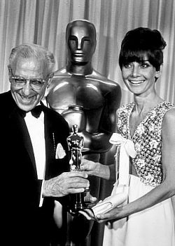 George Cukor, el director de "Les girls", una de las versiones inconfesas del filme "Rashomon".