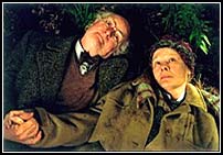 Los cuatro protagonistas (la pareja joven, la pareja adulta) realizan interpretaciones verdaderamente brillantes.