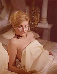 Daniela Bianchi, el prototipo de la primera chica Bond: inocente y un pel�n mema... pero con un cuerpazo...