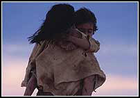 El director de esta pel�cula, Philip Noyce �un cineasta australiano de interesante carrera comercial-, nos sorprende gratamente con un filme muy personal que parece sacado de su mismo coraz�n.