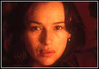 El montaje de Ra�l Lasvignes y el gui�n de David Trueba articulan a la perfecci�n los dos tiempos, en los que se insertan secuencias procedentes de documentos cinematogr�ficos sobre la guerra civil,.