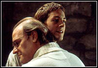 Pel�cula de escaso presupuesto, mas resultona que lograda, m�s torpe que arriesgada, muestra el largo camino hacia la madurez de un cine (el argentino) capaz de sorprendernos aun en t�tulos de discutible calidez. 