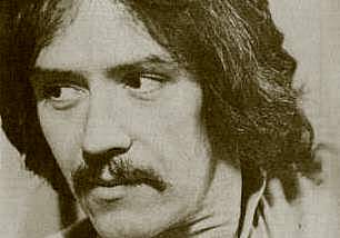 El joven Carpenter fue un cin�filo empedernido, cuyo primer cine muestra influencias claras de los cl�sicos, sobre todo Kubrick y Hawks