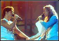 Lo que nunca desvela el filme es la maquinaria puesta en marcha para generar una f�brica de dinero ambulante. De eso no conviene hablar.