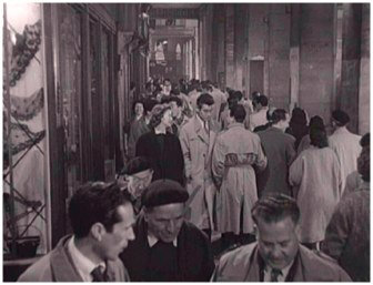 12. Y como era de esperar, ese inocente paseo concluye en la Calle Mayor, donde todos pueden ver a Juan e Isabel juntos... Ahora que todos los han visto podrn seguir separados?