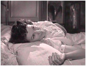 33. E Isabel soando despierta, llena de luz, aunque sea en la oscuridad de su cama. Una oposicin visual (luz/oscuridad) que se mantendr, aunque invertida, al final de la historia.